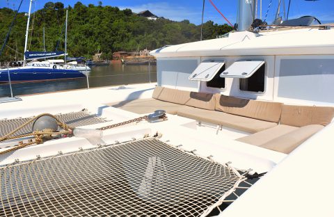 9.1_c6bo-voyage-plongee-madagascar-iles-radames-radama-islands-croisiere-oceanes-dream-catamaran-gros-plan-lounge